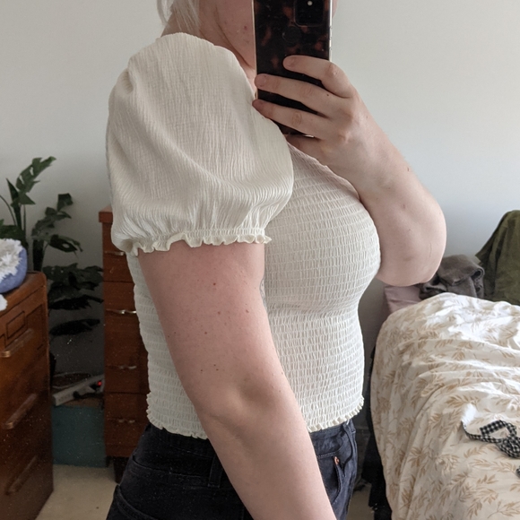 Puff Sleeved Top - Picture 3 of 3